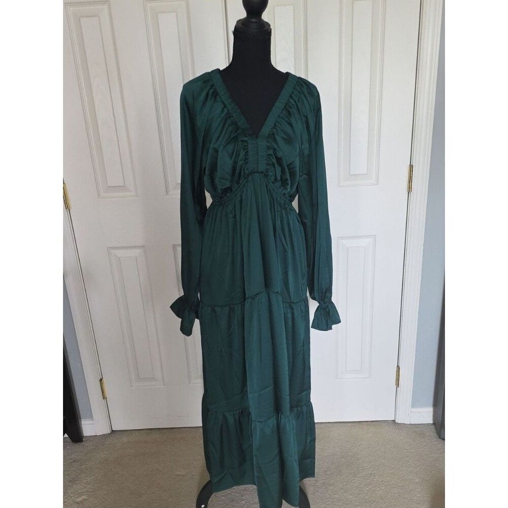 Deep Green V-Neck Long Sleeve Maxi Dress